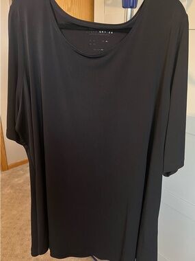 Susan Graver Black Scoop Neck Short Sleeve Top Liquid Knit
